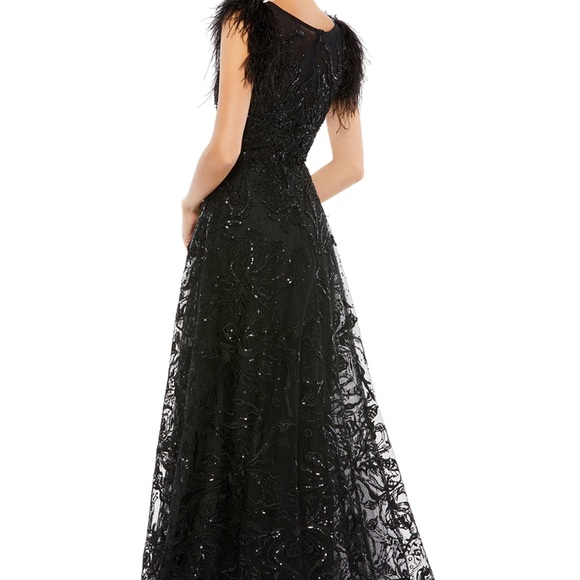 Mac Duggal Feather Cap Sleeve A-line Gown size 10 - Picture 3 of 7